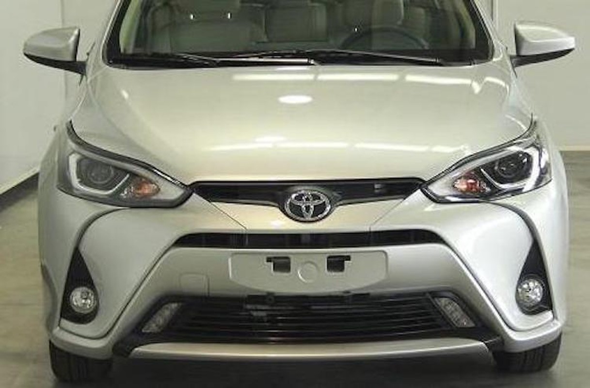 Toyota Yaris L Sedan - Vios phien ban “Tau“ gia 247 trieu-Hinh-2