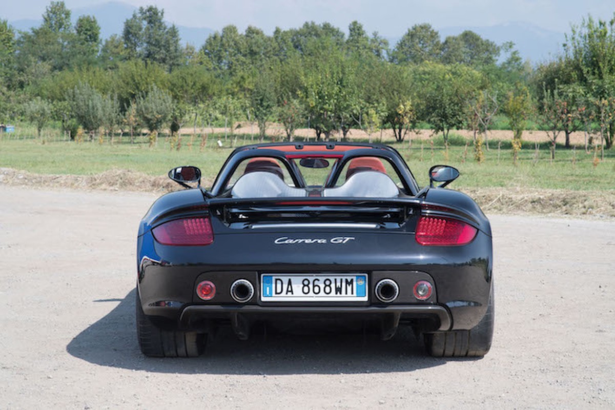 Nhin lai “sieu pham” Porsche Carrera GT gia trieu do-Hinh-7