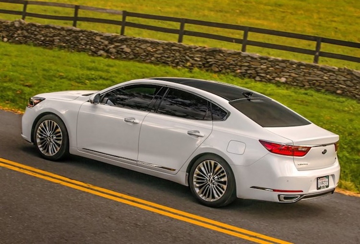 Sedan co trung Kia Cadenza 2017 