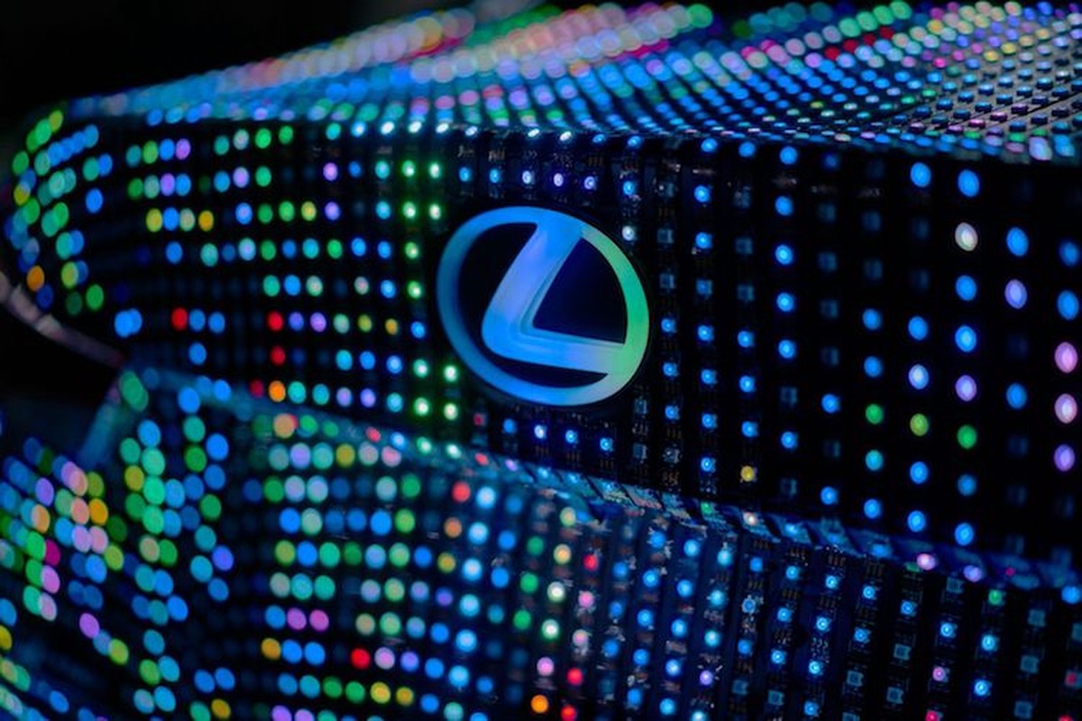 “Loa mat” ngam xe sang Lexus do 41.999 bong den LED-Hinh-5