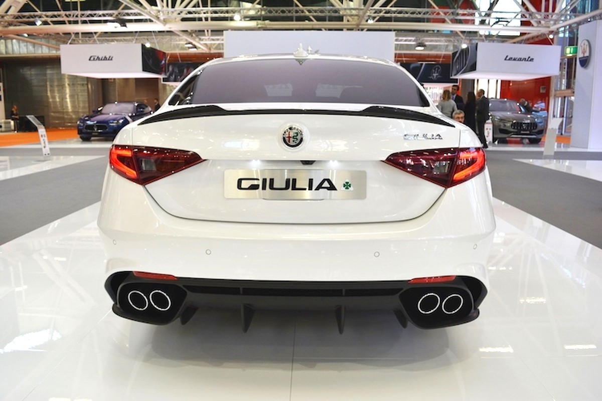 “Chot gia” 858 trieu, Alfa Romeo Giulia co gi de dau BMW?-Hinh-6