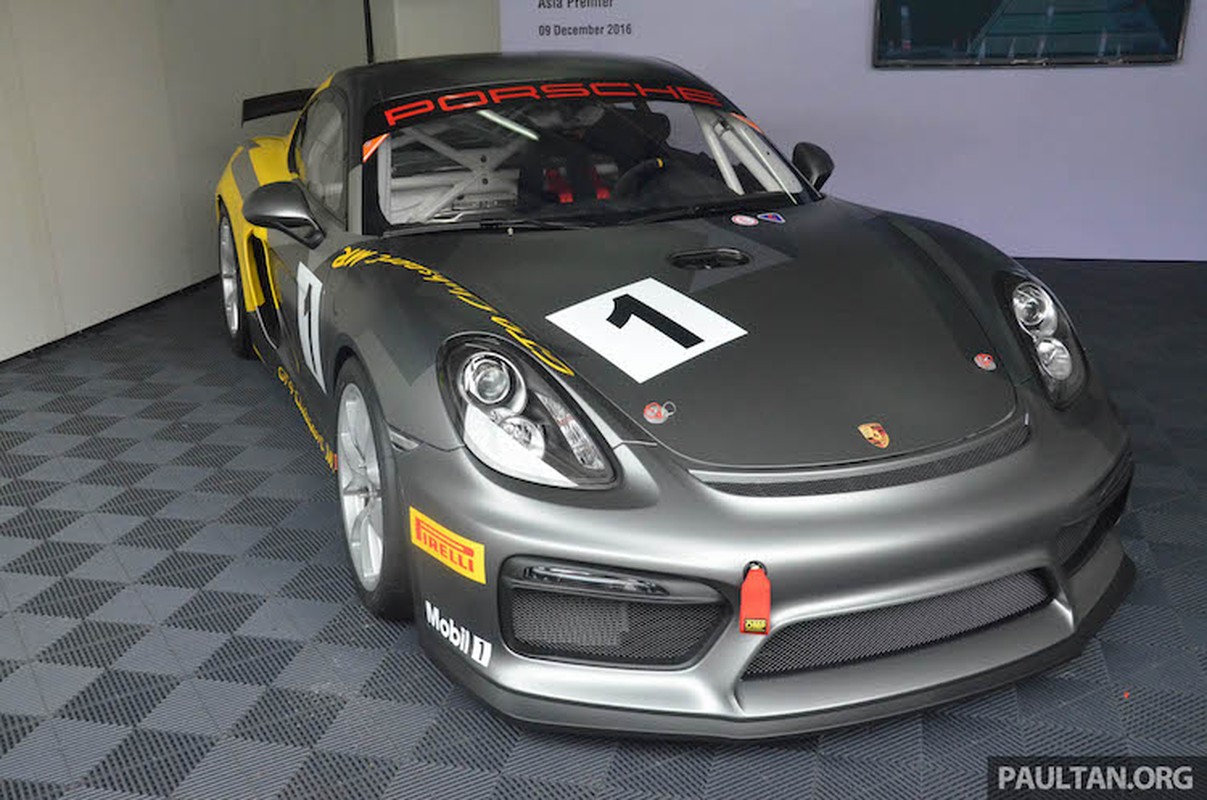 Sieu xe Porsche Cayman GT4 dau tien “cap ben