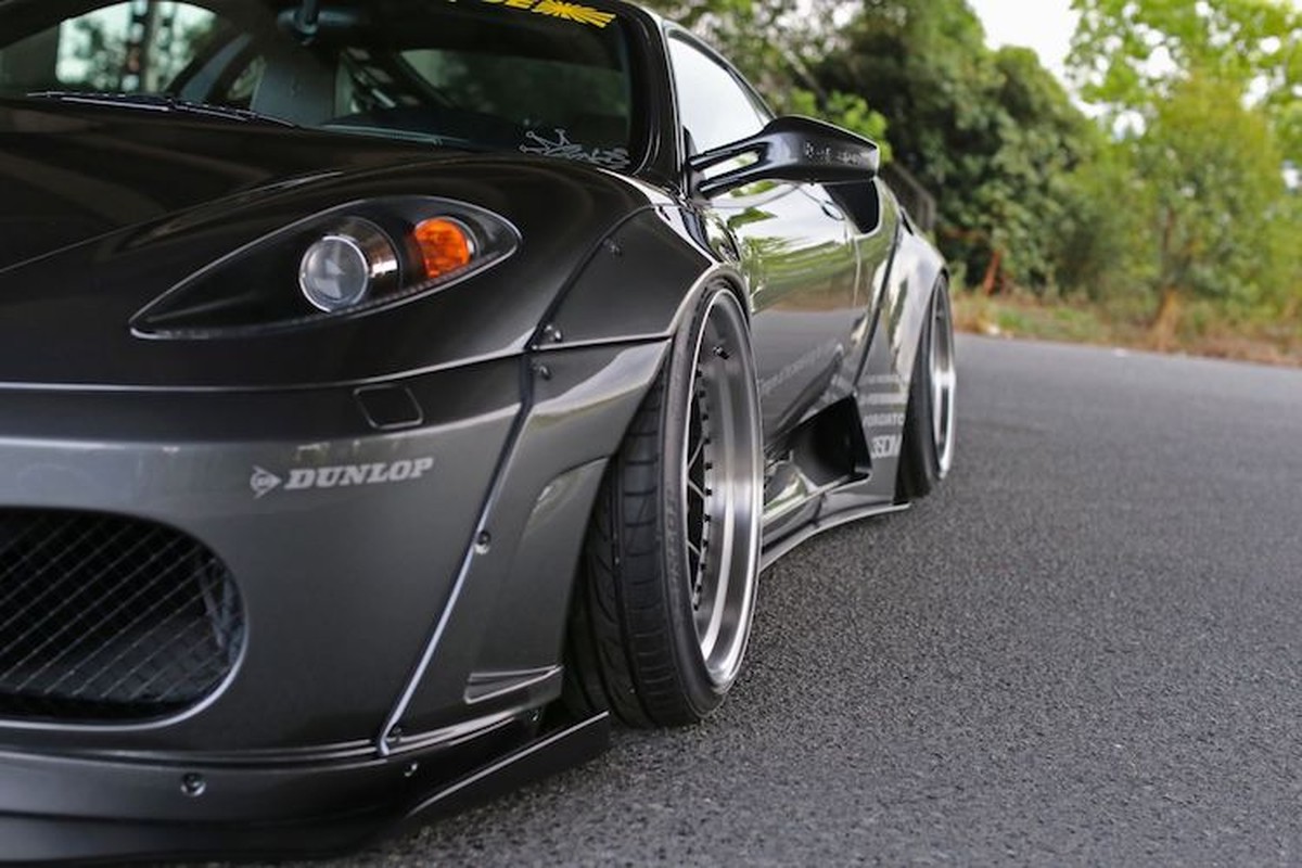 Sieu xe Ferrari F430 do widebody Liberty Walk “sieu khung”-Hinh-3