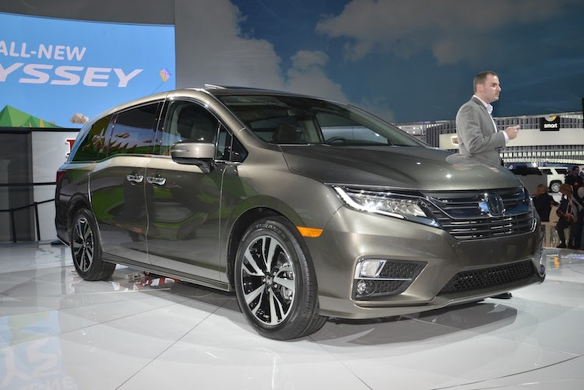 Xe gia dinh “sieu tien loi” Honda Odyssey 2017 co gi?