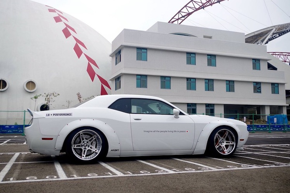 Dodge Challenger 