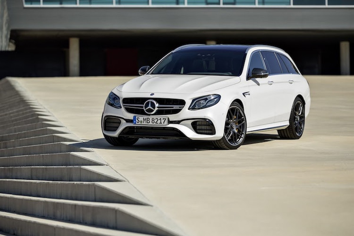 Can canh “sieu xe gia dinh” Mercedes-AMG E63 Wagon