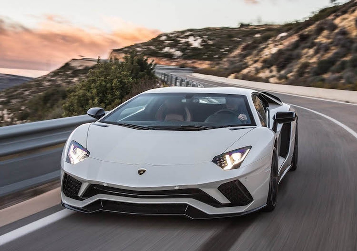 Sieu xe Lamborghini Aventador bi chay do loi thiet ke