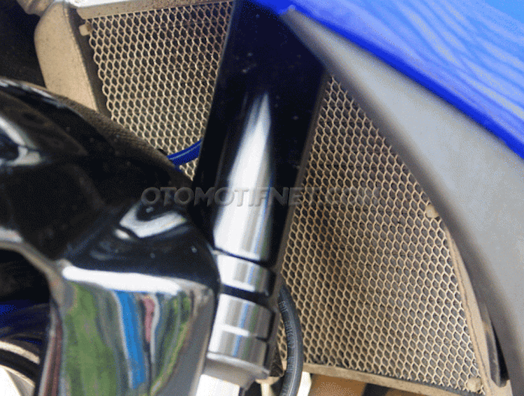 Sportbike Yamaha R25 “dang cap” voi loat phu tung PKL-Hinh-5