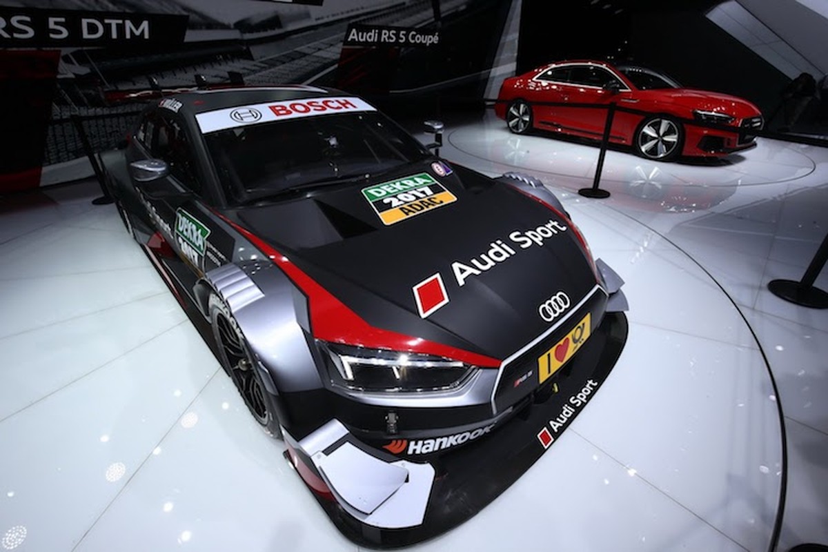 Can canh xe dua “sieu khung” Audi RS5 DTM