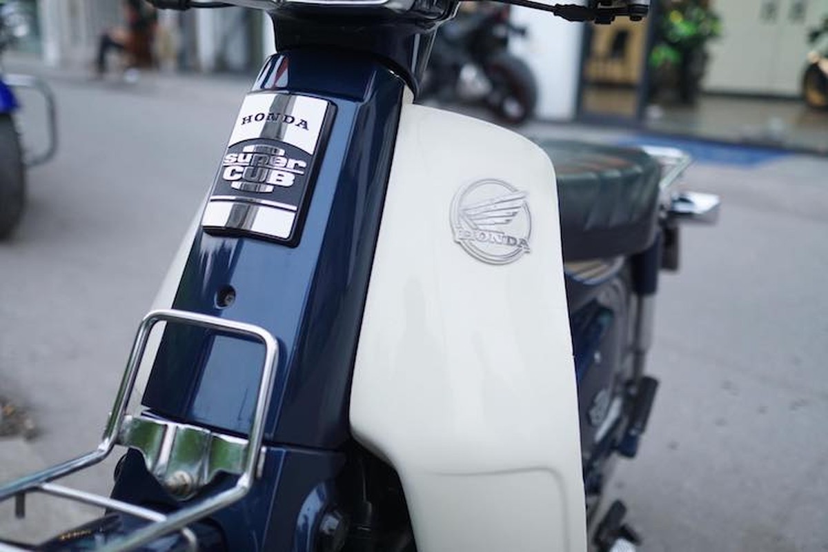 Honda Cub C70 &quot;thet gia&quot; gan 100 trieu tai Ha Noi-Hinh-2