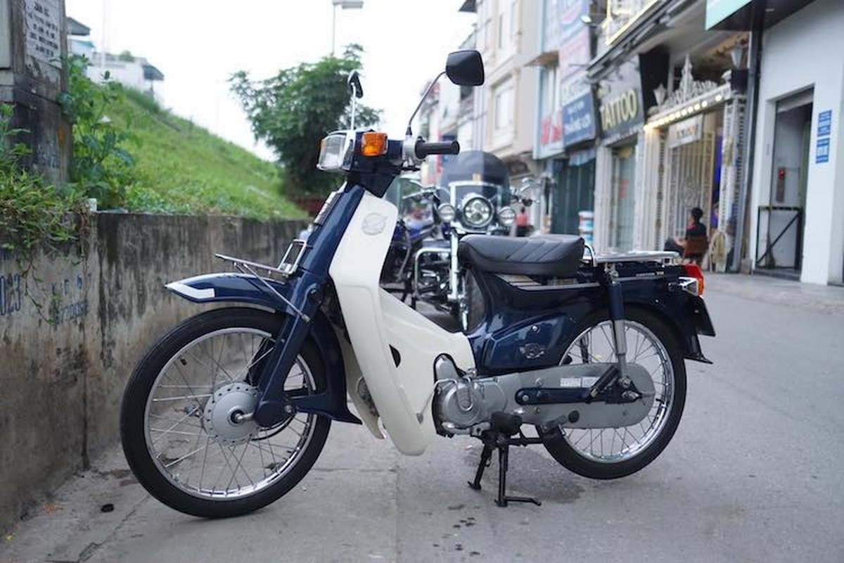 Honda Cub C70 &quot;thet gia&quot; gan 100 trieu tai Ha Noi