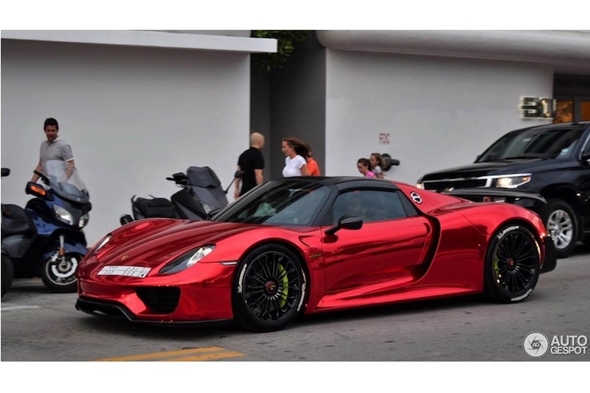 Dan choi A Rap dem Porsche 918 Spyder mau doc “dieu pho“-Hinh-4