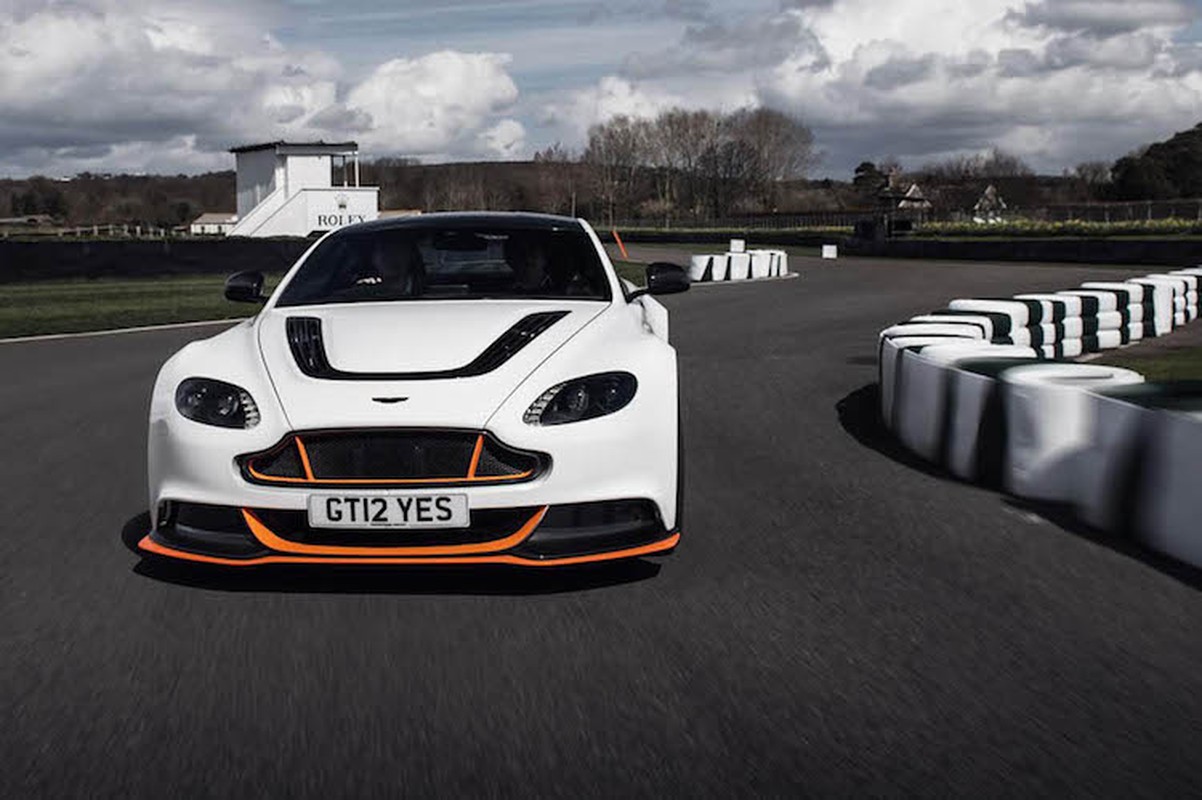 Aston Martin Vantage GT12 “doi cu” dat gap doi xe moi-Hinh-9