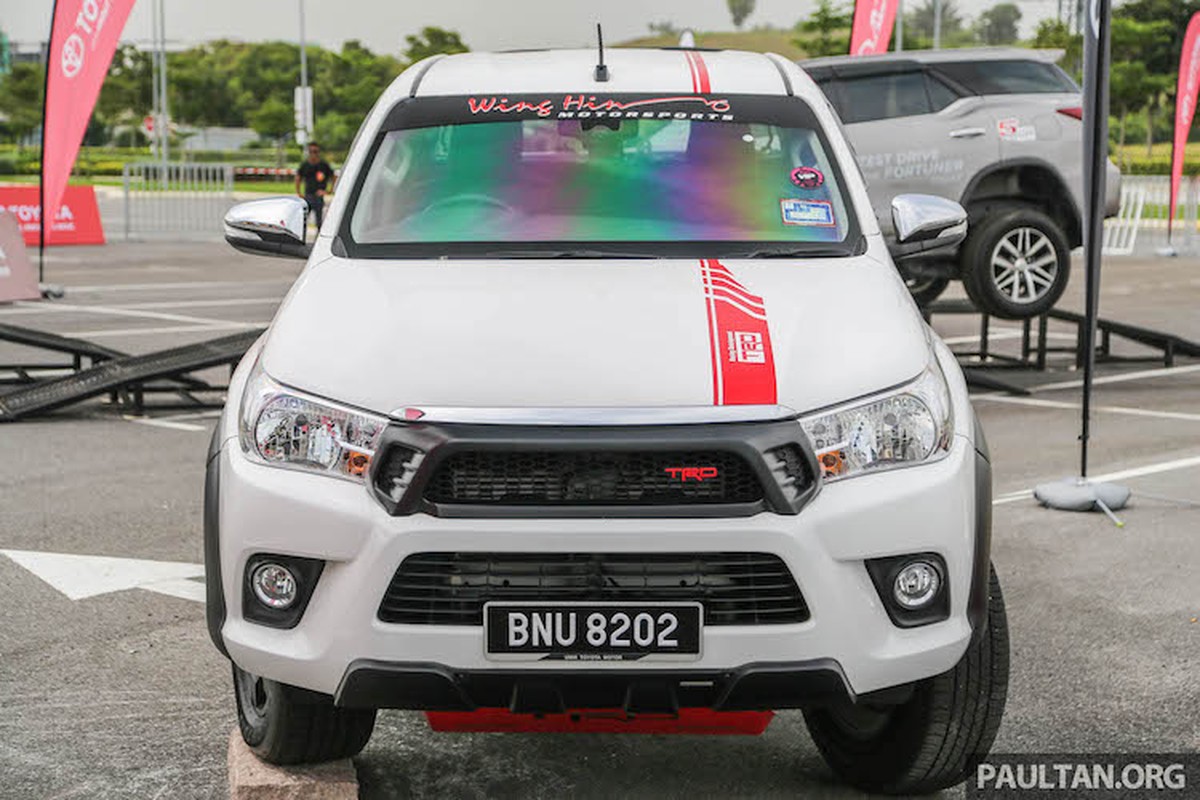 Toyota Hilux “doc” hon voi phu kien chinh hang TRD-Hinh-2