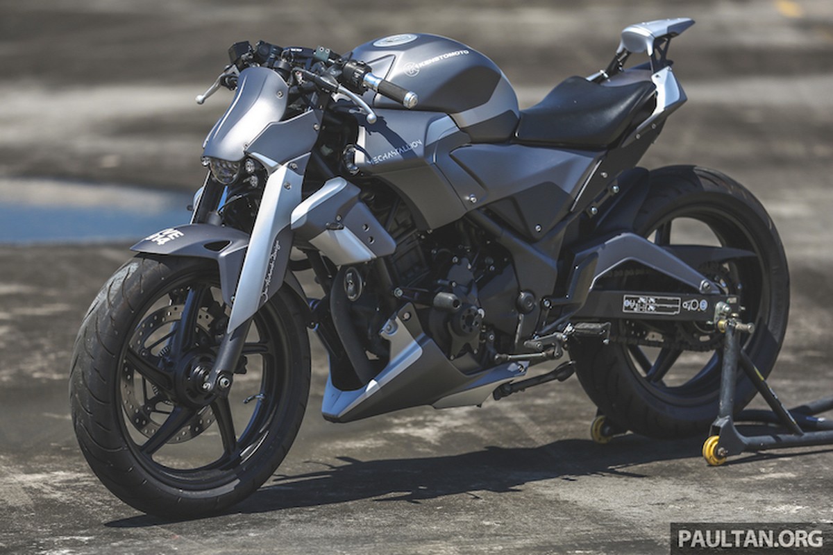 Xem xe moto Honda CBR250R “bien hinh” robot sieu khung