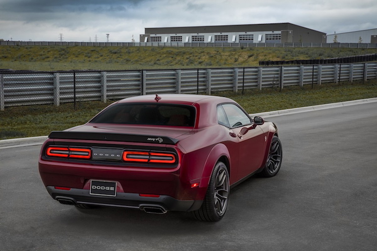 Dodge Challenger Hellcat 2018 “them co bap” gia 1,6 ty dong-Hinh-4