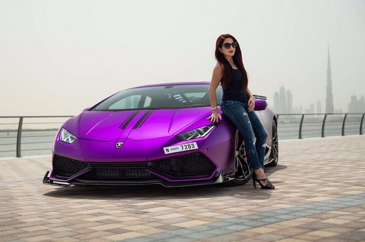 Nu dai gia “chiu choi” sam Lamborghini Huracan do