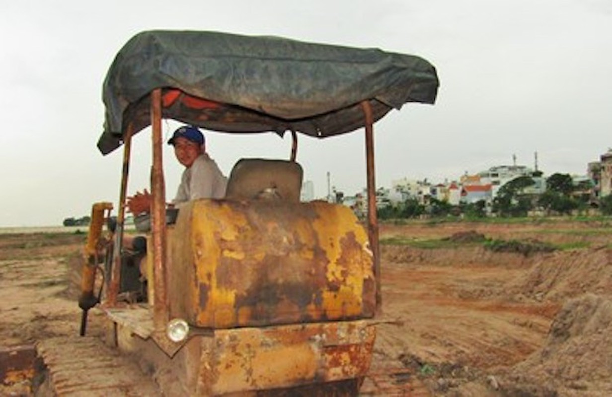 Anh: Tim mo cac liet si trong cong truong san bay Tan Son Nhat-Hinh-9