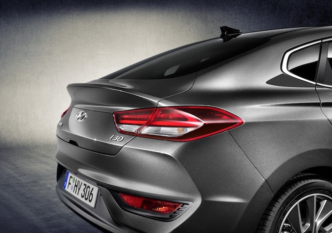 Coupe 5 cua hang C Hyundai i30 Fastback co gi hay?-Hinh-3