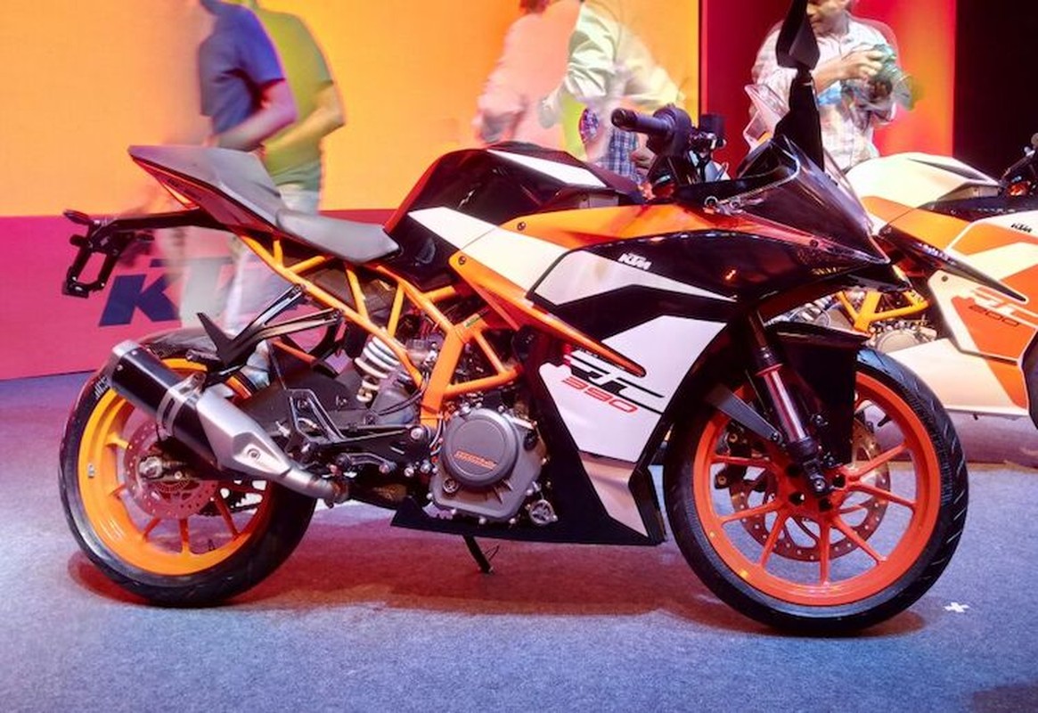 Moto KTM RC 390 2017 moi &quot;chot gia&quot; 125 trieu dong