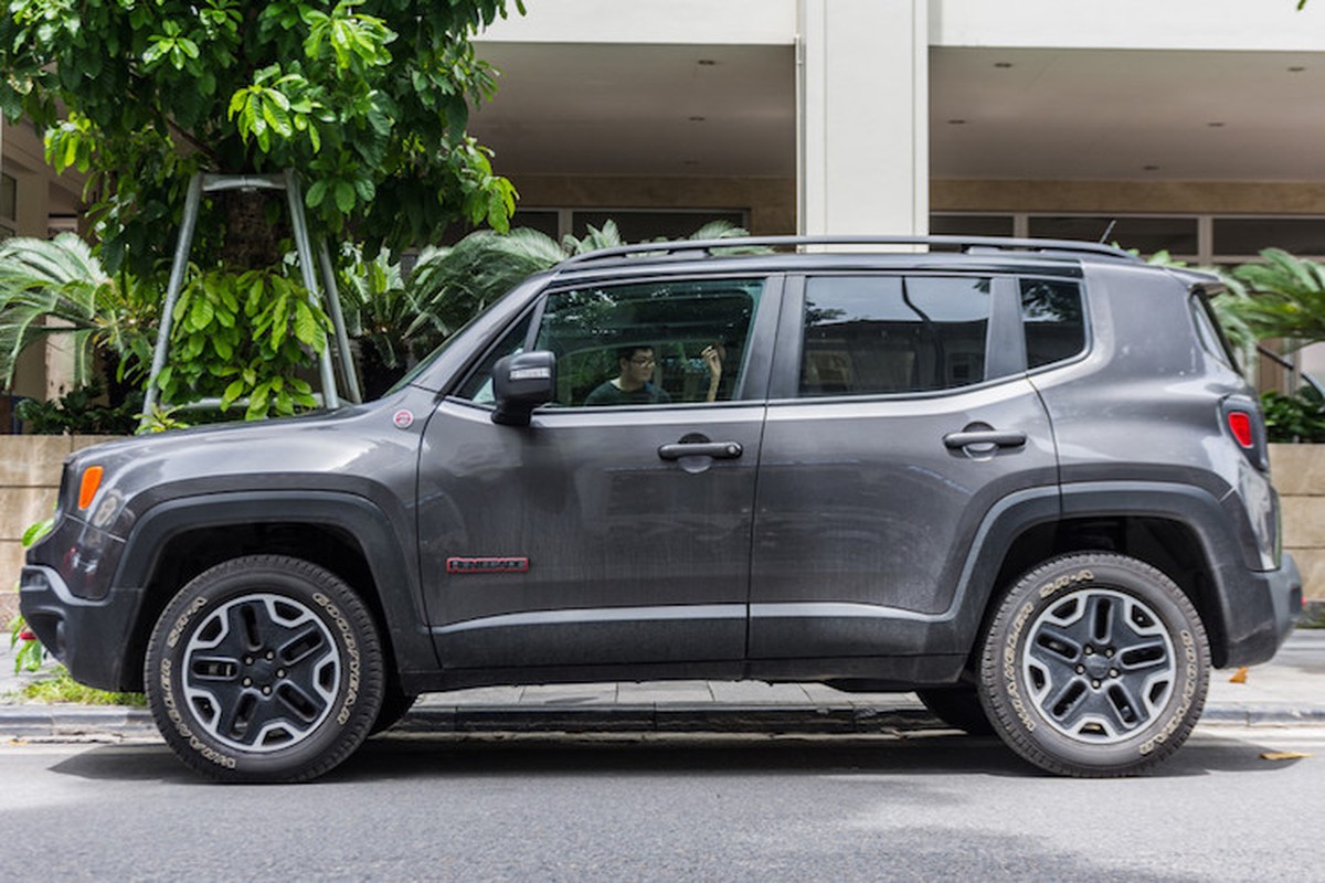 Xe SUV &quot;sieu re&quot; Jeep Renegade tai Ha Noi-Hinh-2