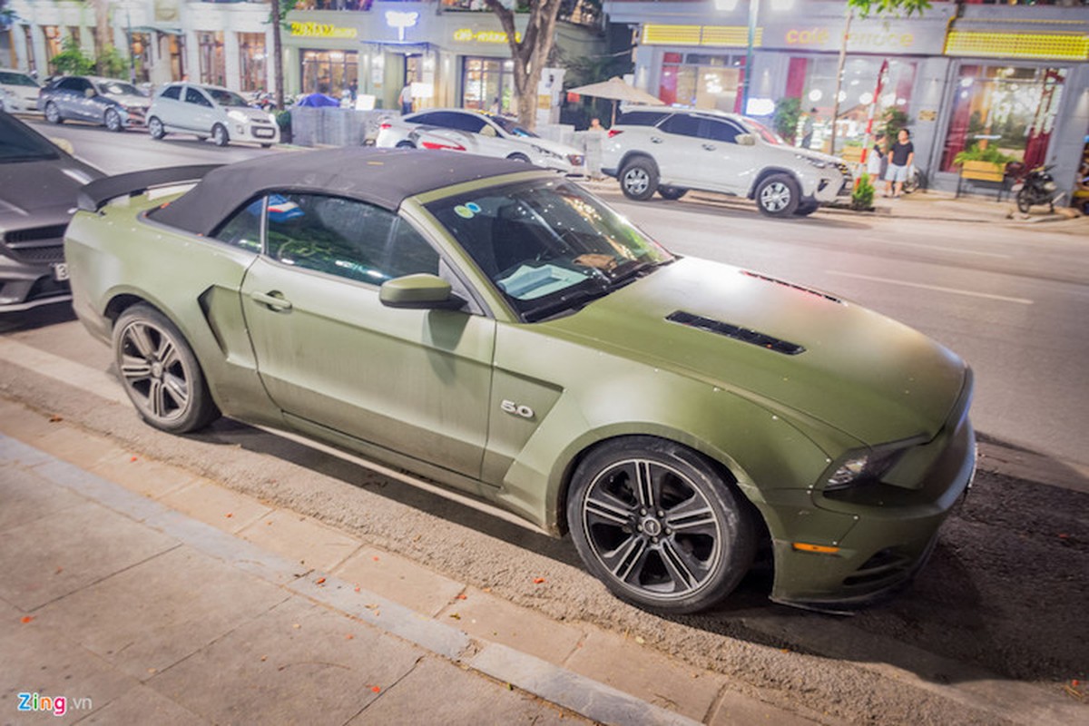 Ford Mustang ban dac biet gia tien ty tai Ha Noi-Hinh-2