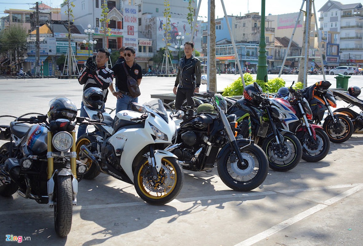 Dan sieu moto tien ty lan banh tai Soc Trang-Hinh-7