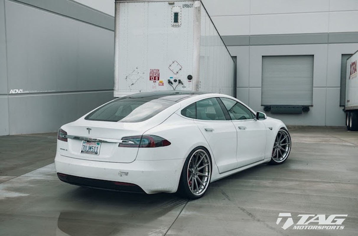 Sieu xe dien Tesla Model S 3 ty do mam “hang khung”-Hinh-5