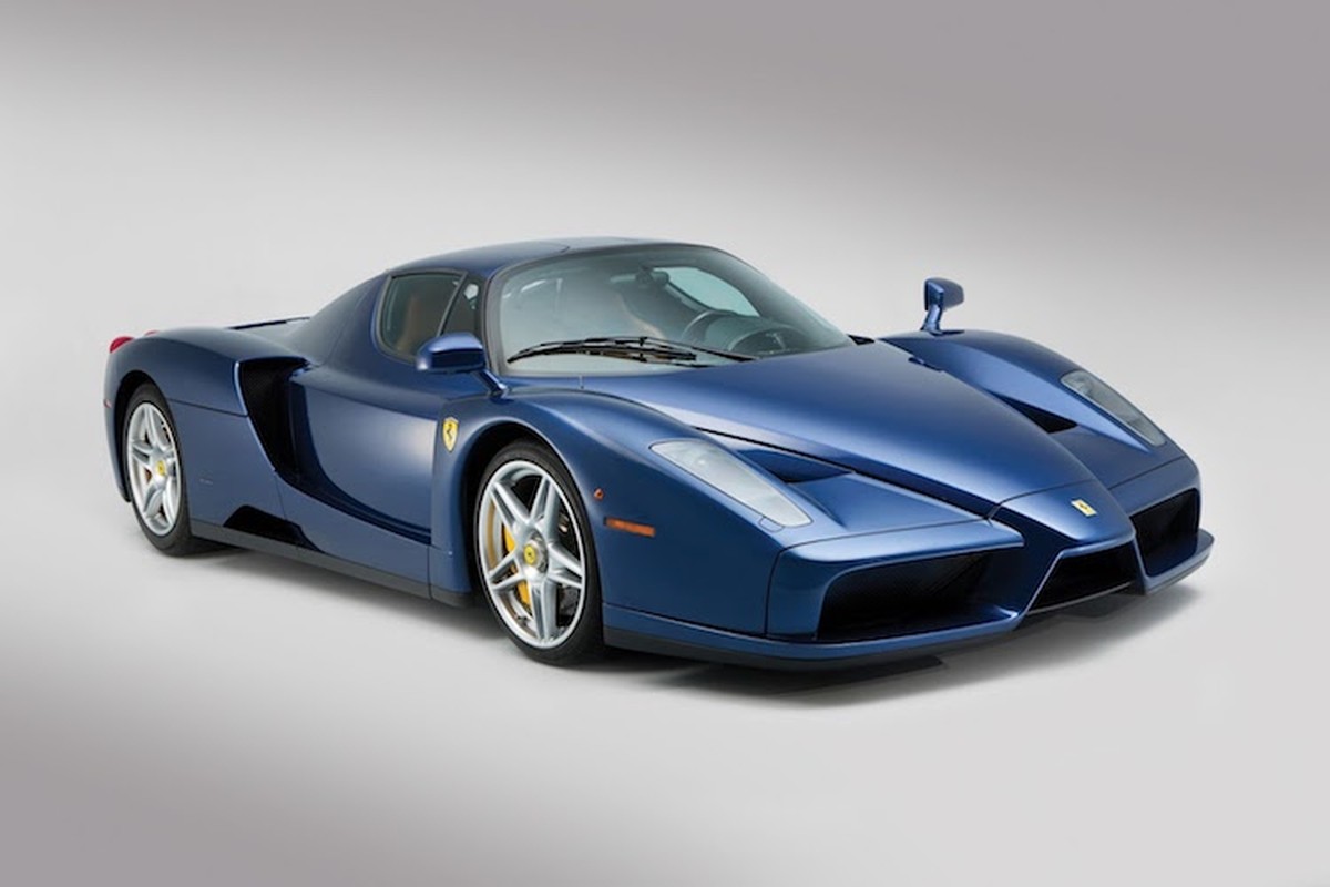 Sieu xe Ferrari Enzo mau xanh “hang thua” gia 45,4 ty