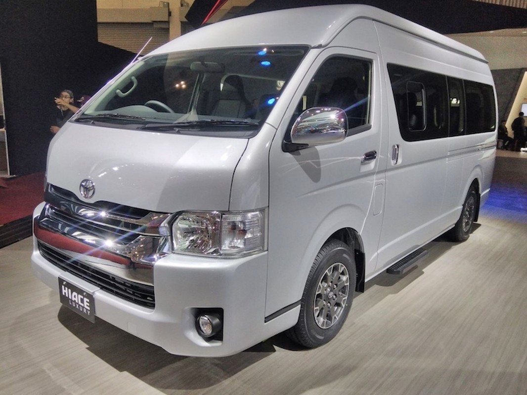 Chi tiet xe khach “sang chanh” Toyota Hiace Luxury