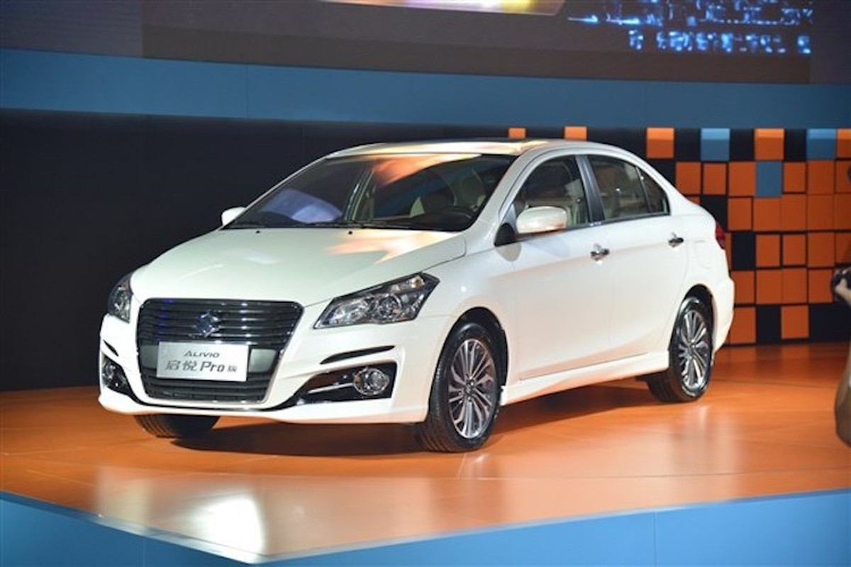 Sedan hang B &quot;e nhat Viet Nam&quot; Suzuki Ciaz 2017 moi