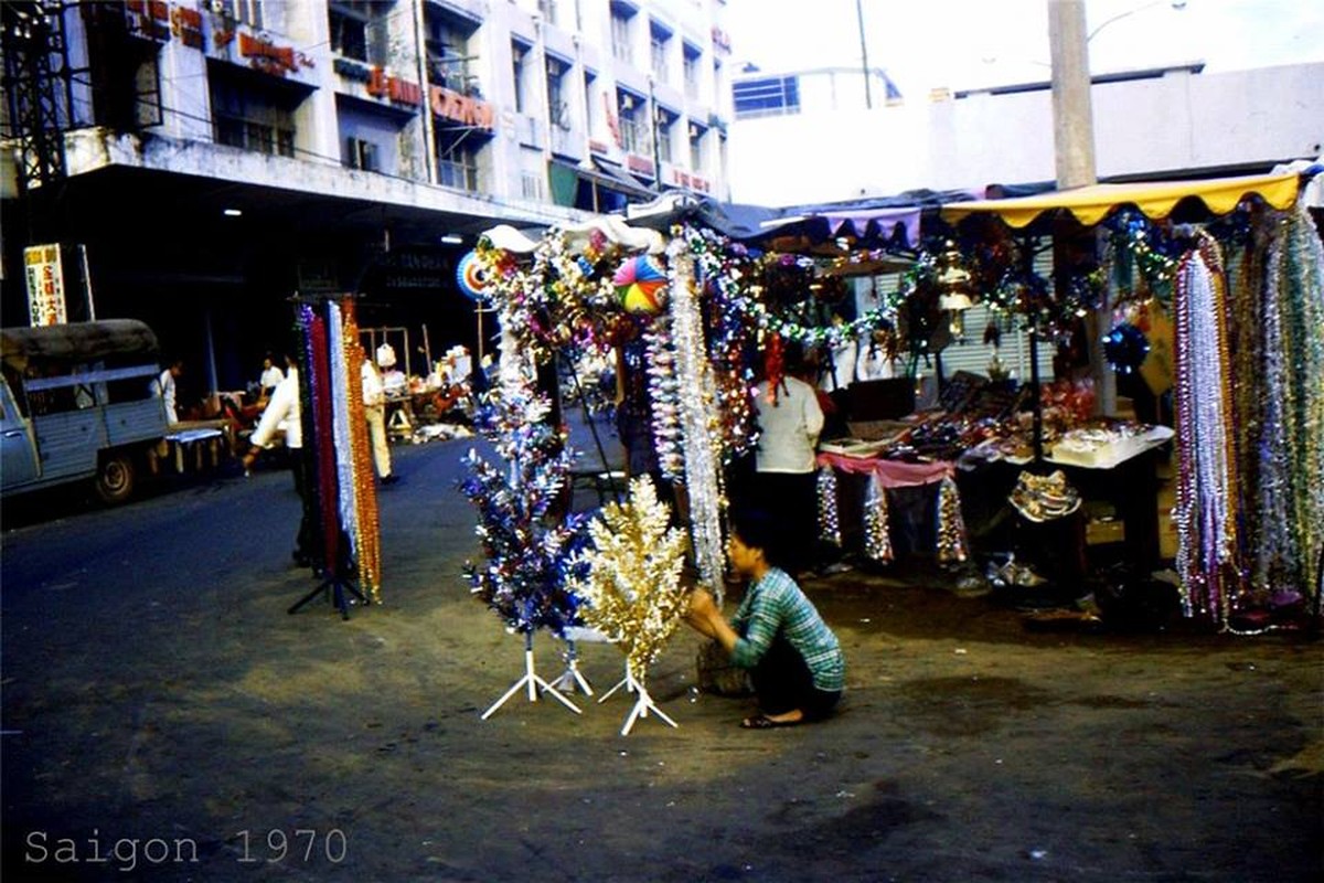 Anh cuc doc ve Giang sinh Sai Gon truoc 1975-Hinh-4