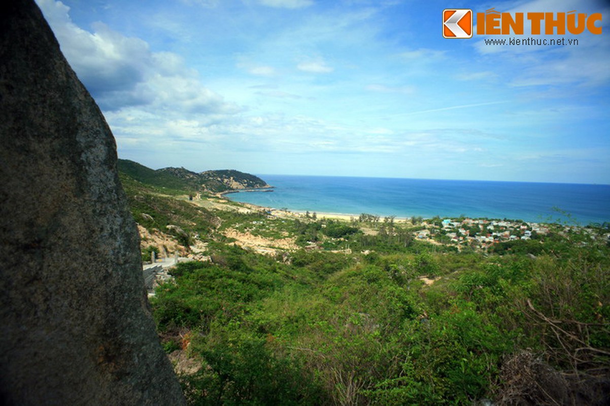 Kham pha ngoi chua co noi tieng nhat Binh Dinh-Hinh-3