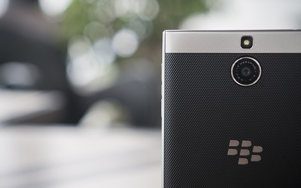 Soi ti mi dien thoai BlackBerry Passport ban moi dep nhu mo-Hinh-7