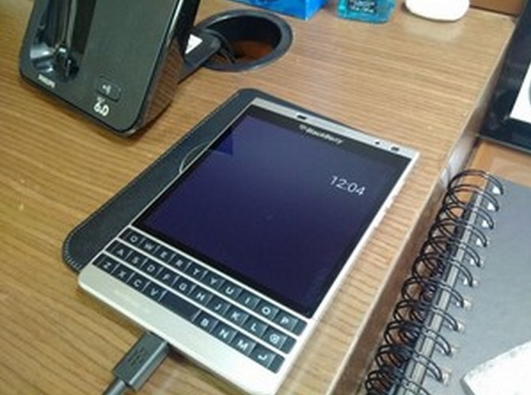 Bat ngo voi hinh anh BlackBerry Passport Silver Edition chay Android-Hinh-7