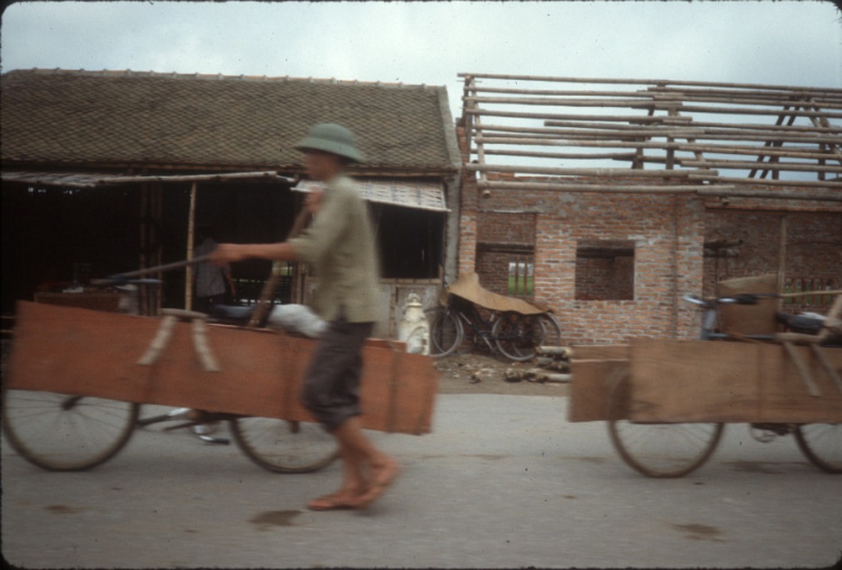 Anh cuc doc ve giao thong Viet Nam thap nien 1980-Hinh-3