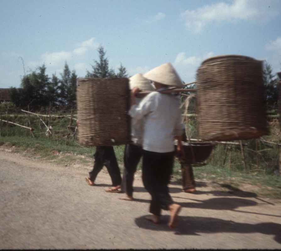 Anh cuc doc ve giao thong Viet Nam thap nien 1980-Hinh-4