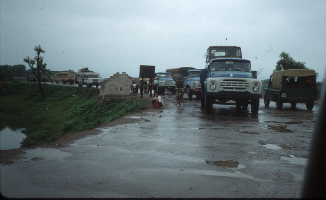 Anh cuc doc ve giao thong Viet Nam thap nien 1980-Hinh-6