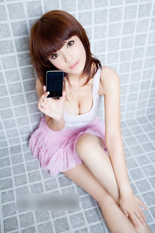 Loat anh hot girl quyen ru me hon tao dang cung smartphone-Hinh-3