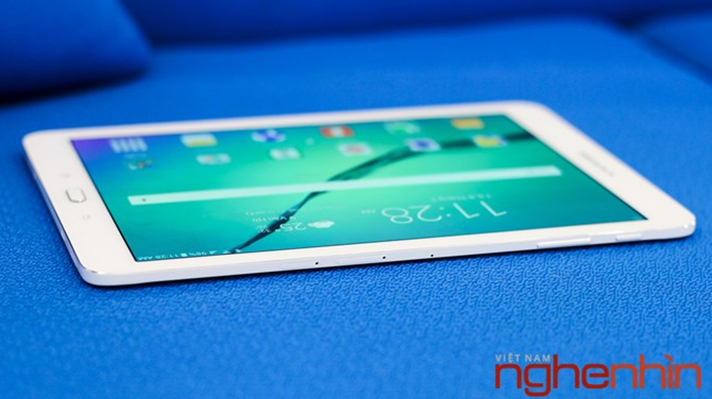 Can canh Galaxy Tab S2 - tablet mong nhat the gioi