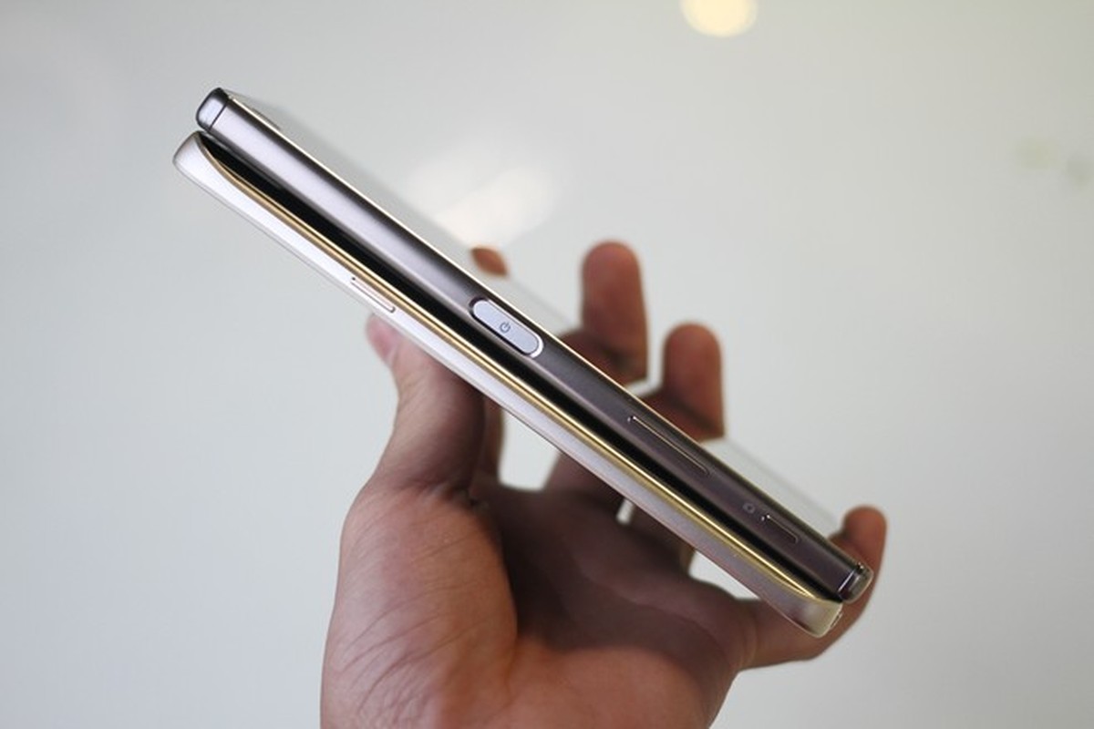 Xperia Z5 Premium va Galaxy Note 5 do thiet ke o VN-Hinh-9