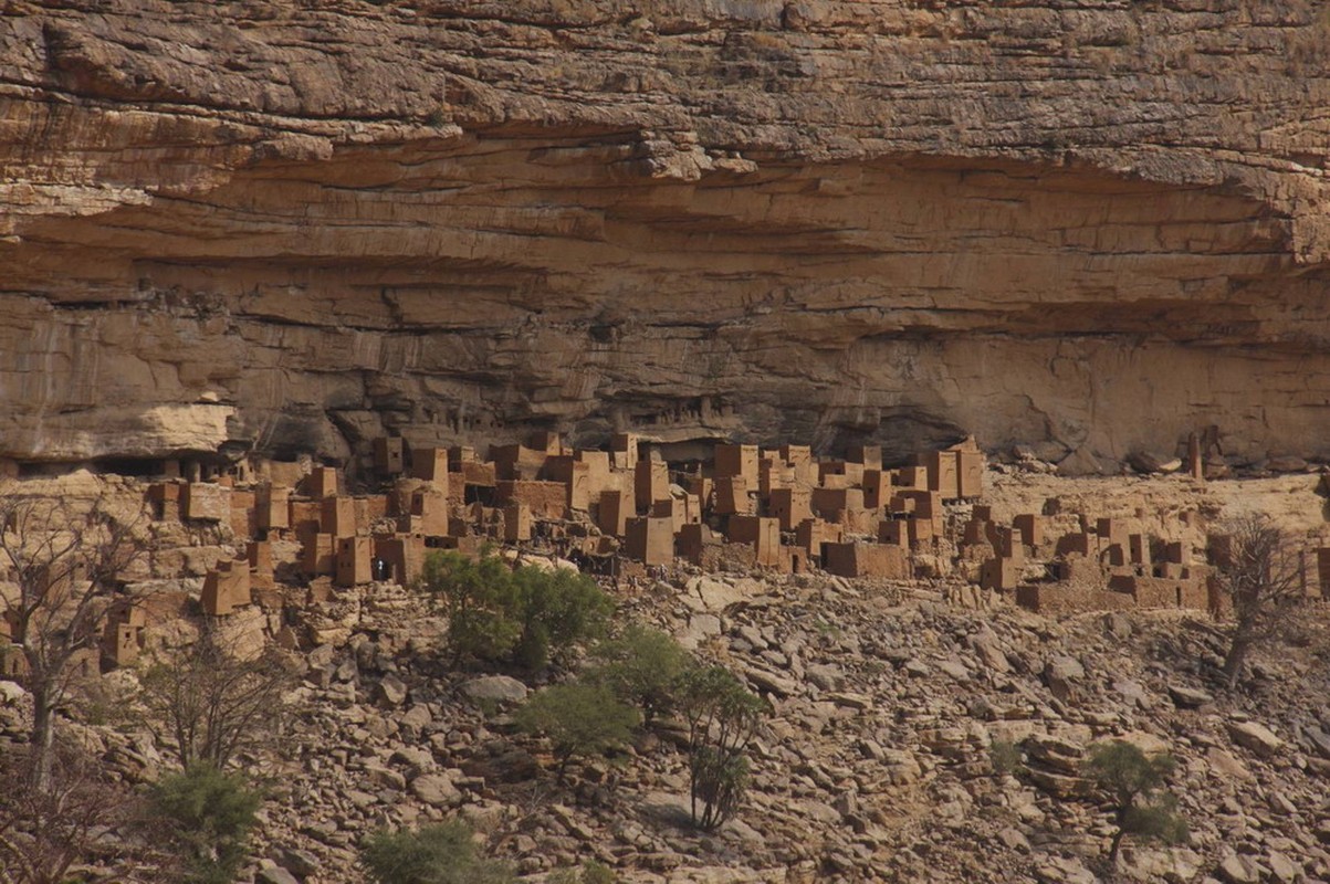 Ky quan kho tin tren vach da Bandiagara cua chau Phi-Hinh-12