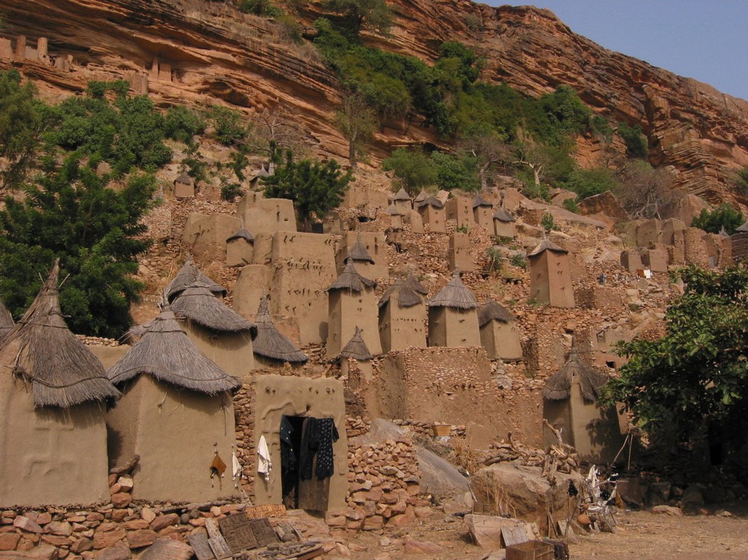 Ky quan kho tin tren vach da Bandiagara cua chau Phi-Hinh-3