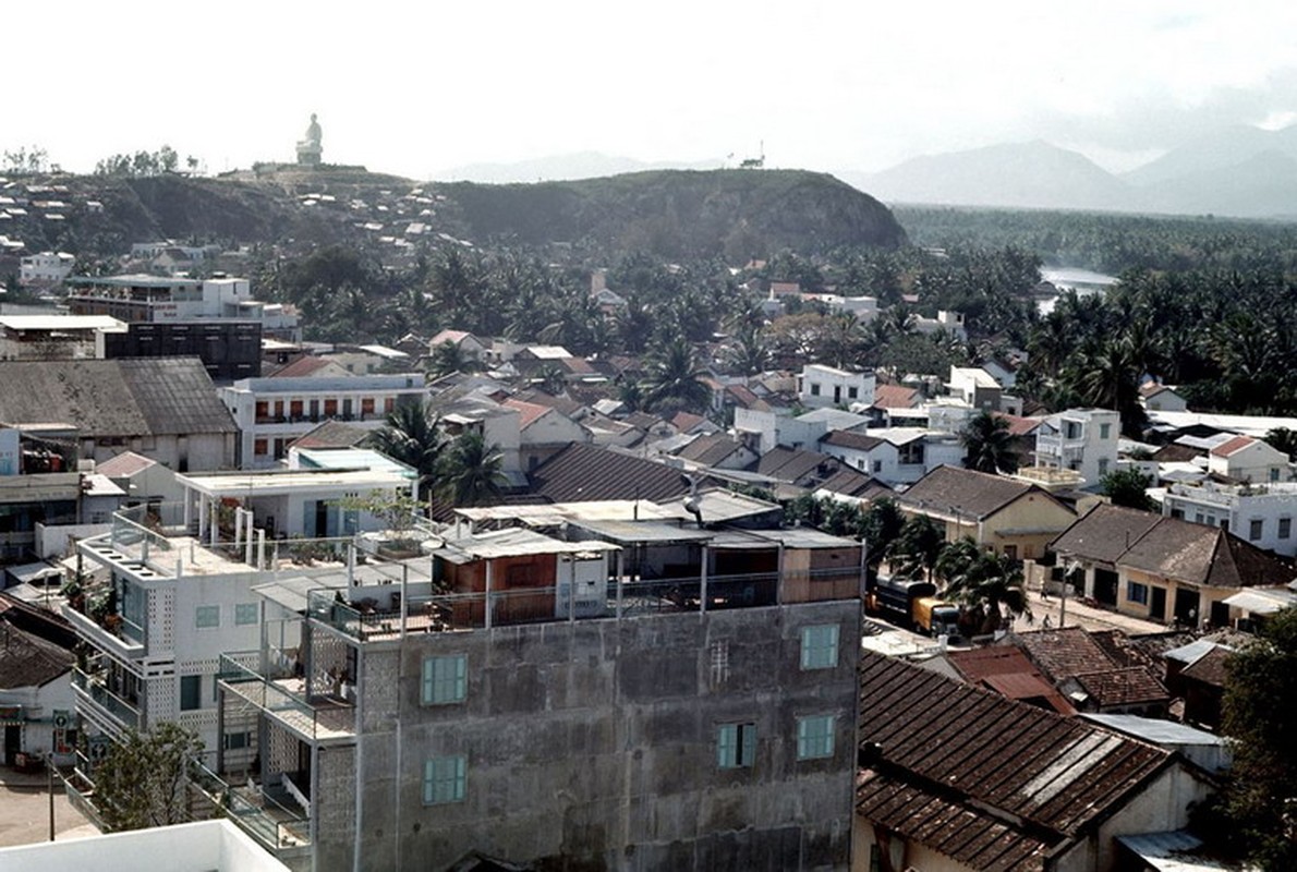 Ngam Nha Trang 1968 trong anh cua Clare Love-Hinh-7