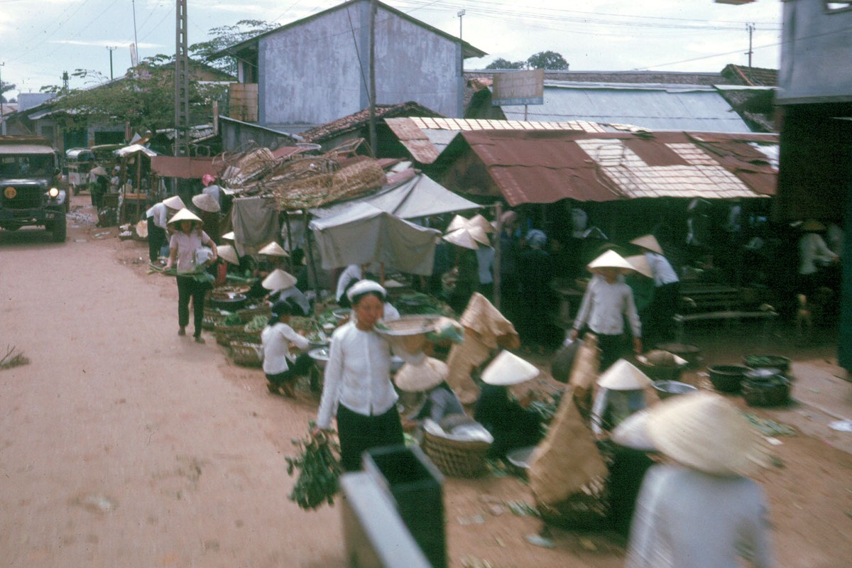 Anh cuc sinh dong ve dien mao mien Nam nam 1965-Hinh-4