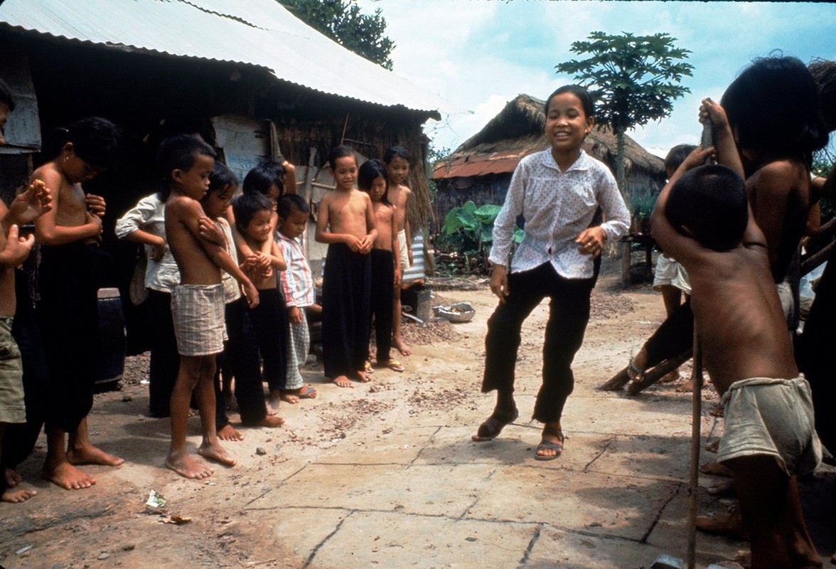 Loat anh mau gay soc ve chien tranh Viet Nam cua Larry Burrows-Hinh-9