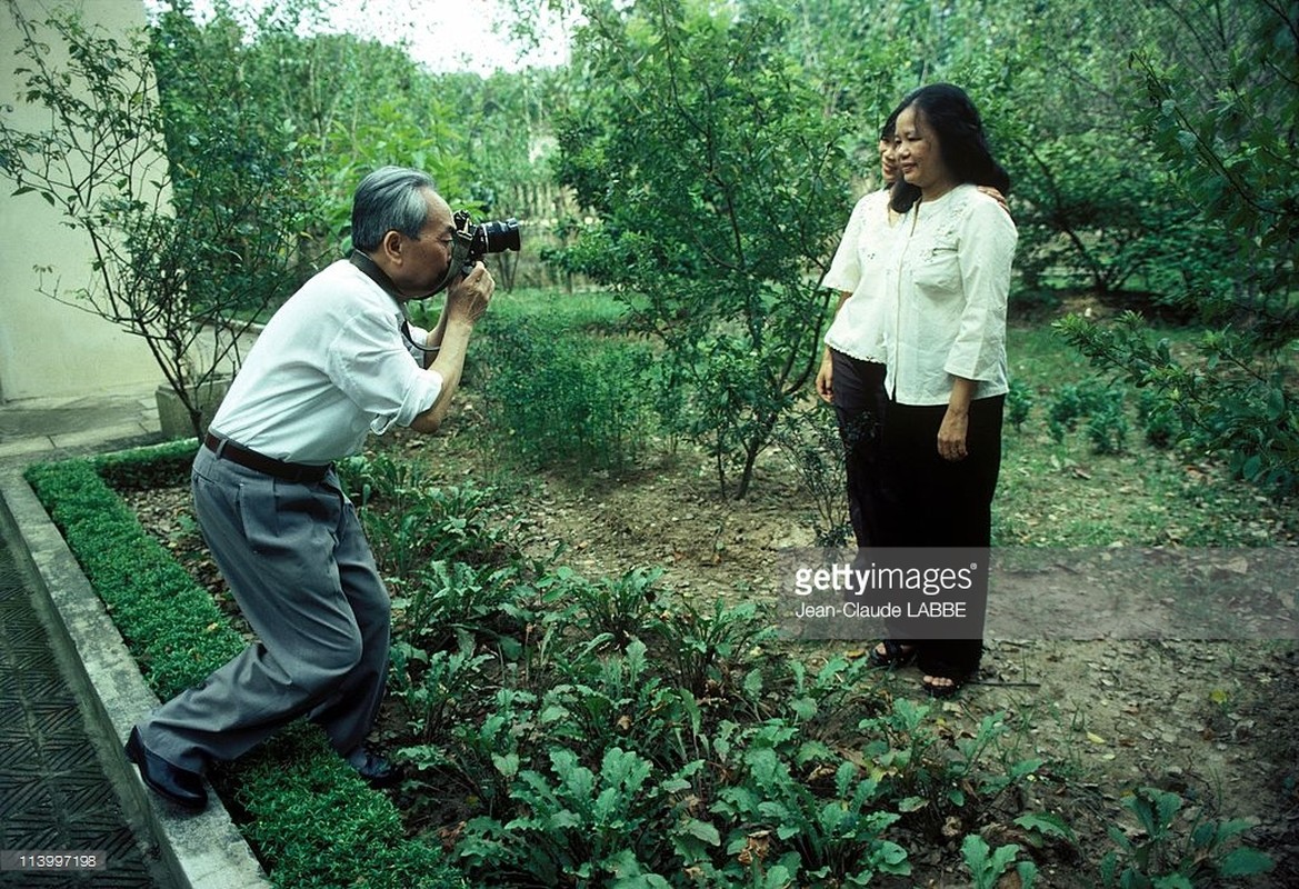 Bo anh cam dong ve Dai tuong Vo Nguyen Giap nam 1983-Hinh-4