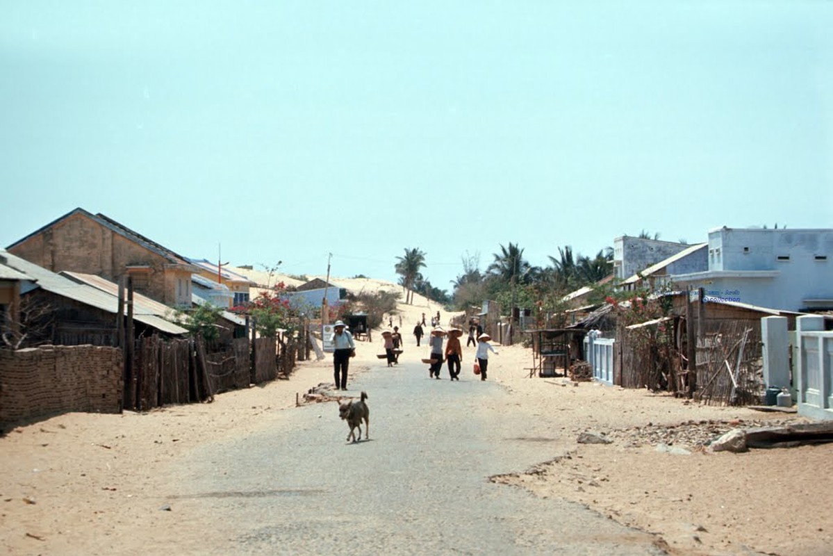 Loat anh an tuong ve Mui Ne nam 1971-Hinh-11