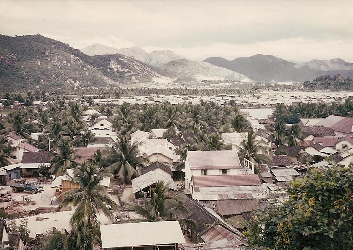 Nha Trang nam 1966-1967 net cang trong anh cuu binh My-Hinh-4