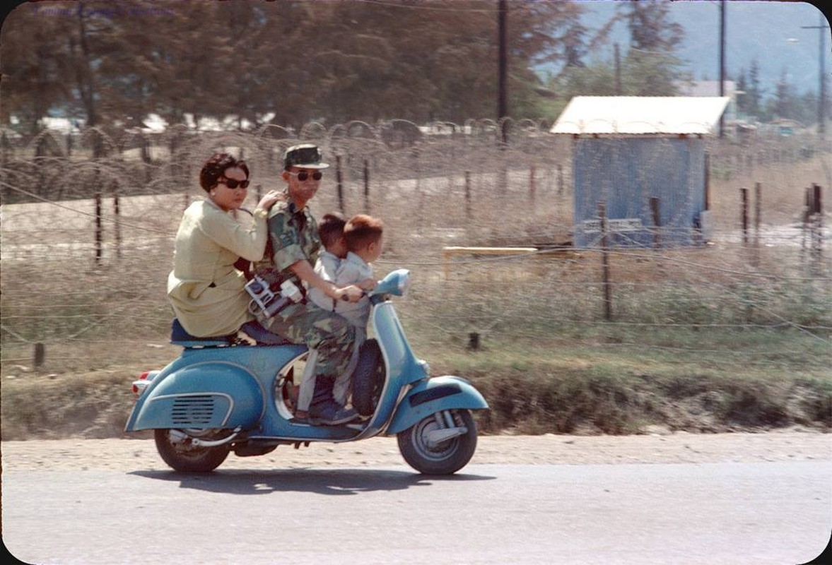 Bo anh cuc doc ve xe may o Nha Trang nam 1969-Hinh-3